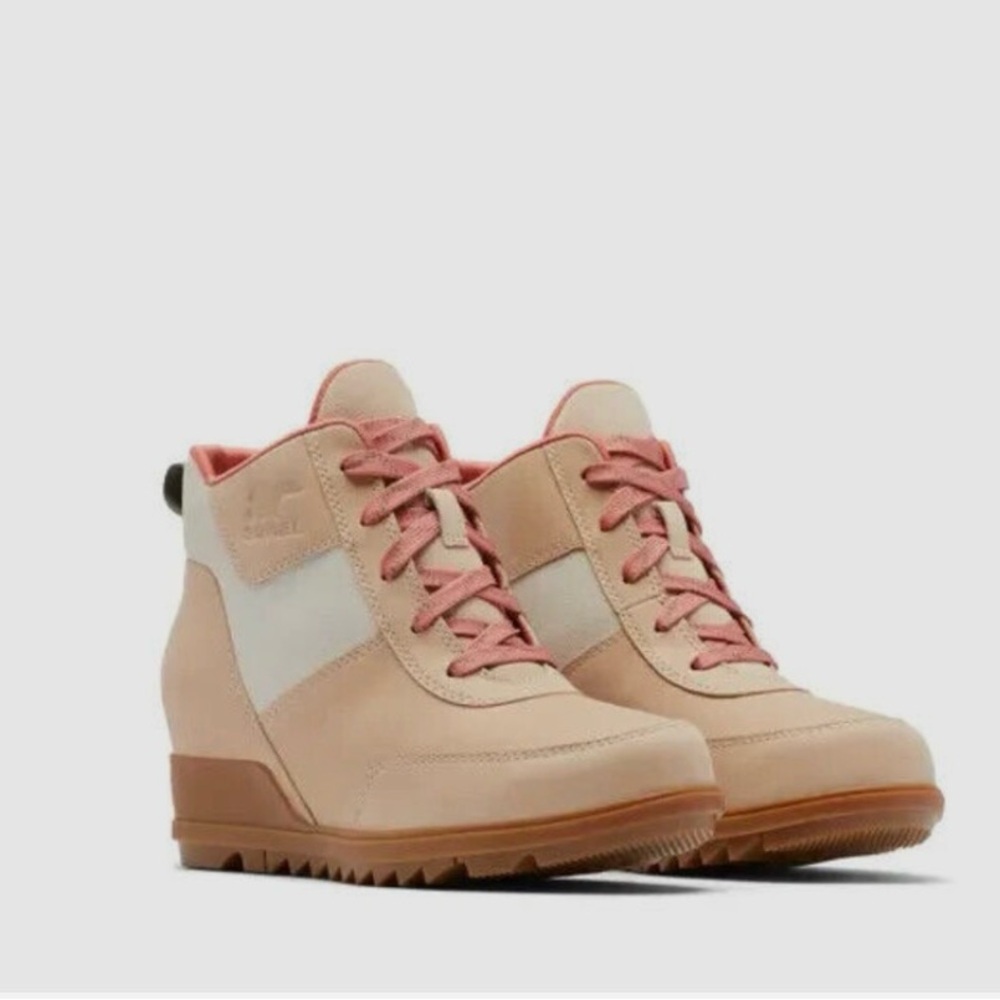 Stylish Women's Pink and White Wedge Sneakers